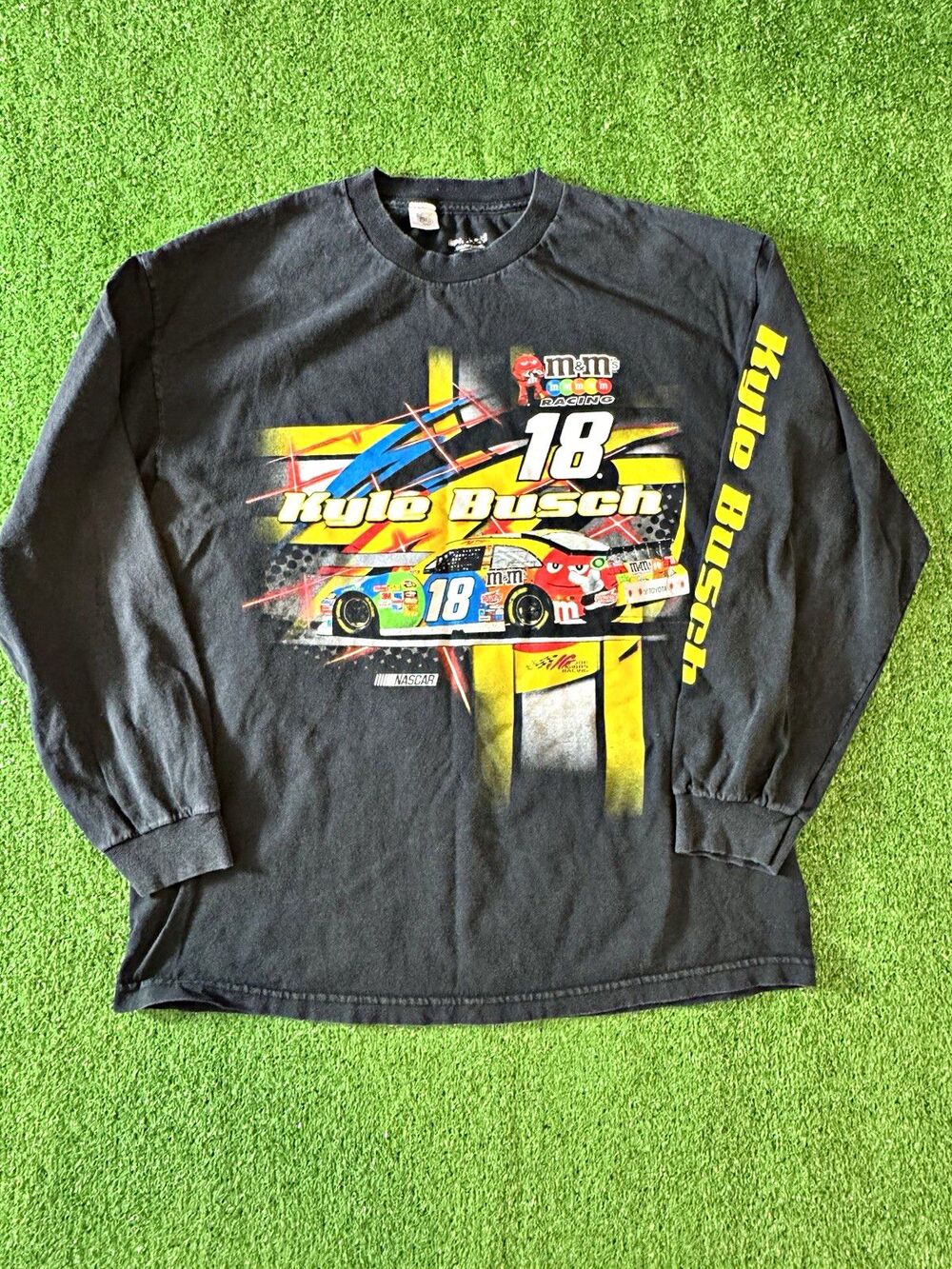 Chase Authentics Kyle Busch #18 M&M's Racing NASCAR Long Sleeve Shirt XL